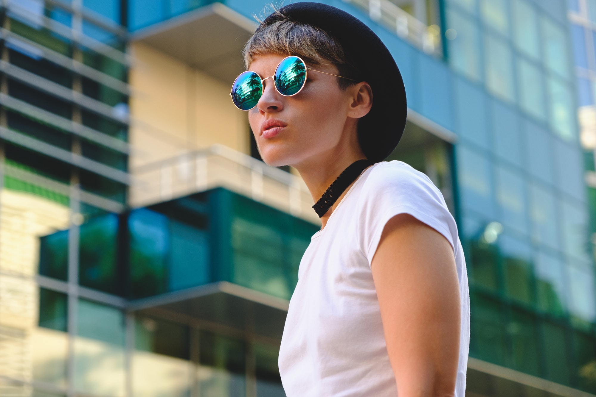 Portrait fashionable woman wearing sunglasses