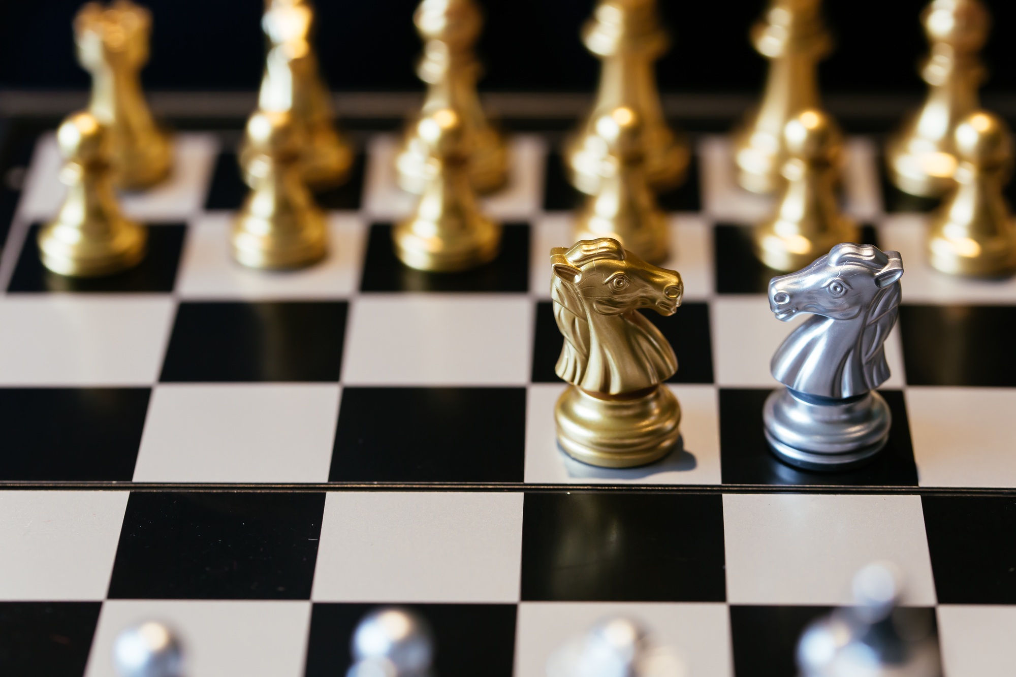 One on one duel between chess knights